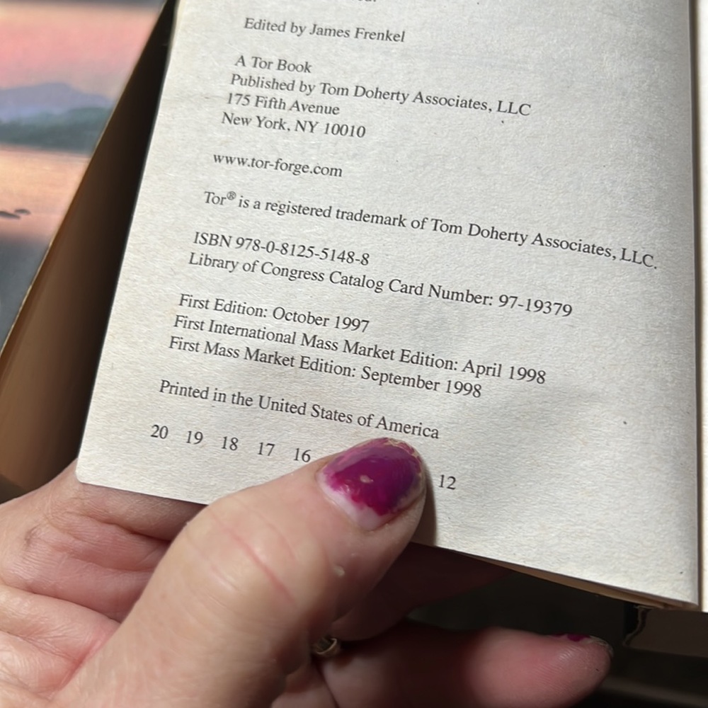 Books - Picture 4 of 6